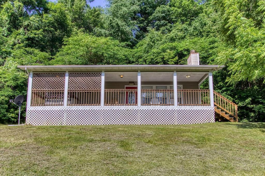 River Song, Near River, Hot Tub, Foosball, Wifi 1089 Free Tickets Each Paid Day, Dollywood And More Sevierville Exterior foto